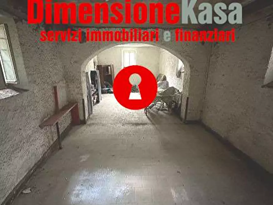 Immagine 1 di Laboratorio in vendita  in corso Tommaso Vitale  a Nola