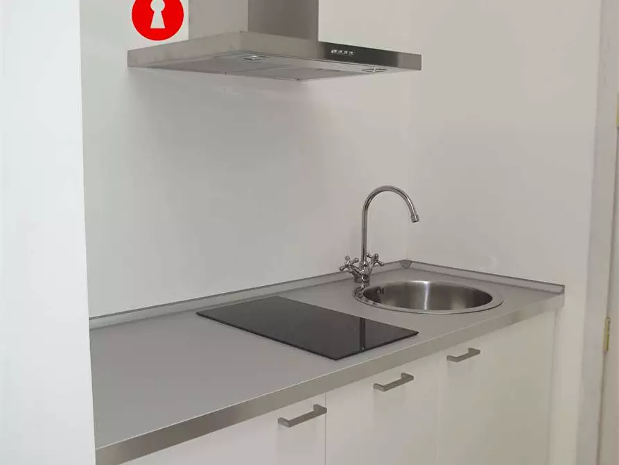 Immagine 5 di Monolocale in affitto  in  nazionale delle puglie 8 a Cimitile