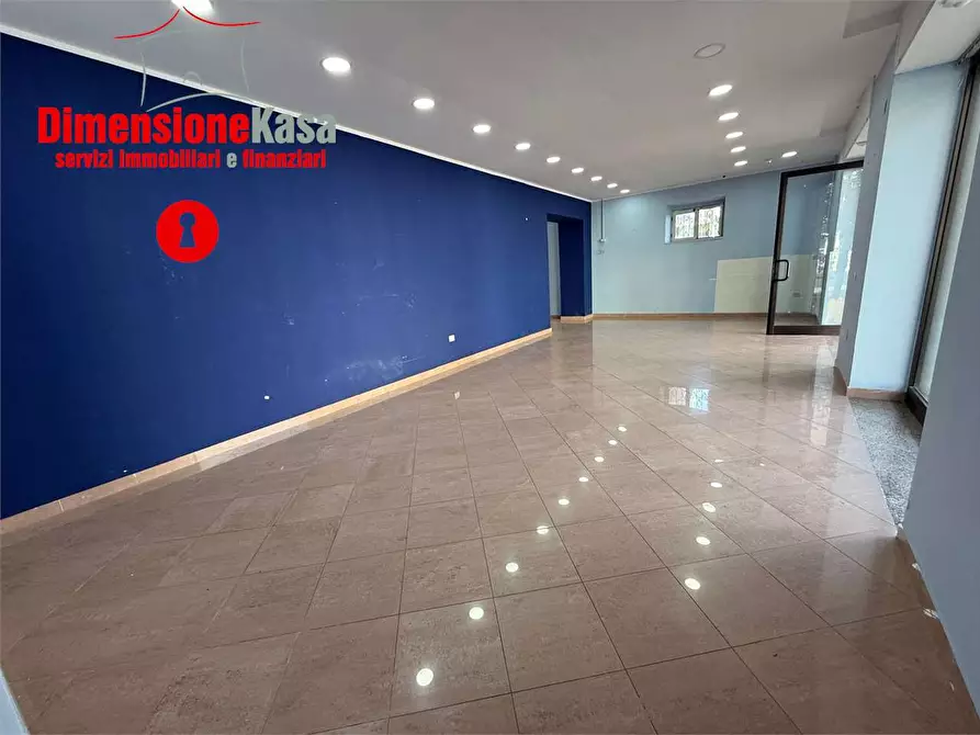 Immagine 4 di Negozio in affitto  in VIA MARIO DE SENA a Nola