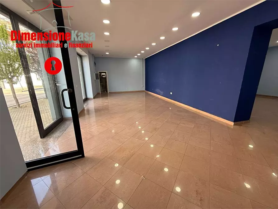 Immagine 6 di Negozio in affitto  in VIA MARIO DE SENA a Nola