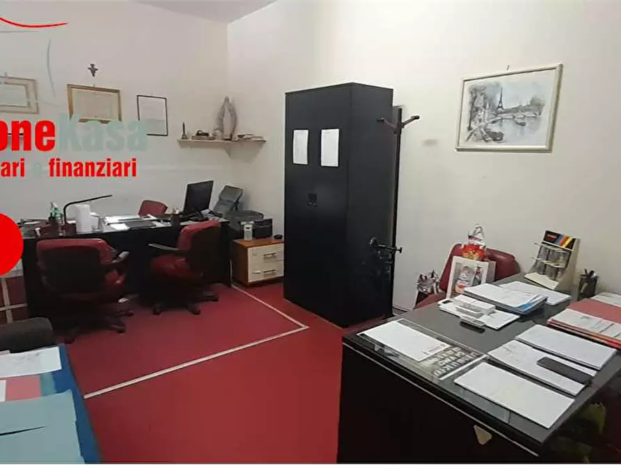 Immagine 11 di Ufficio in vendita  a Nola