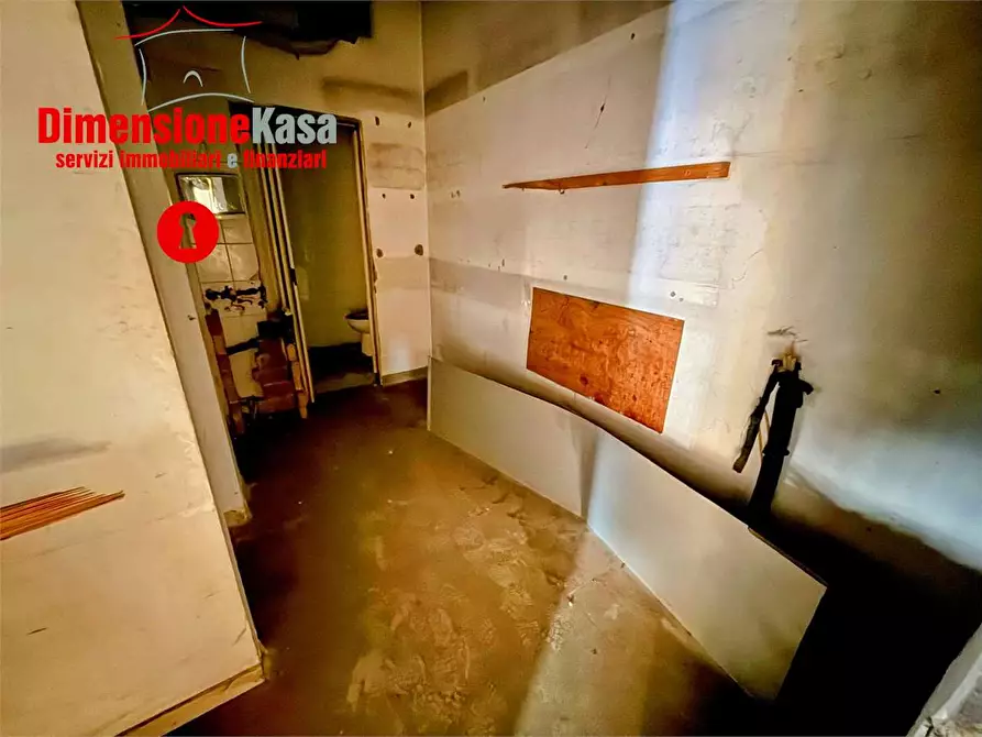 Immagine 5 di Negozio in affitto  in via vittorio veneto a Nola