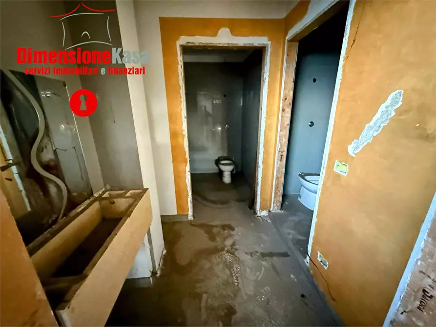 Immagine 6 di Negozio in affitto  in via vittorio veneto a Nola