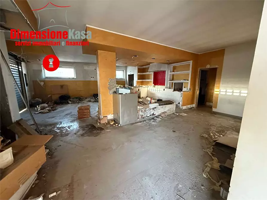 Immagine 2 di Negozio in affitto  in via vittorio veneto a Nola