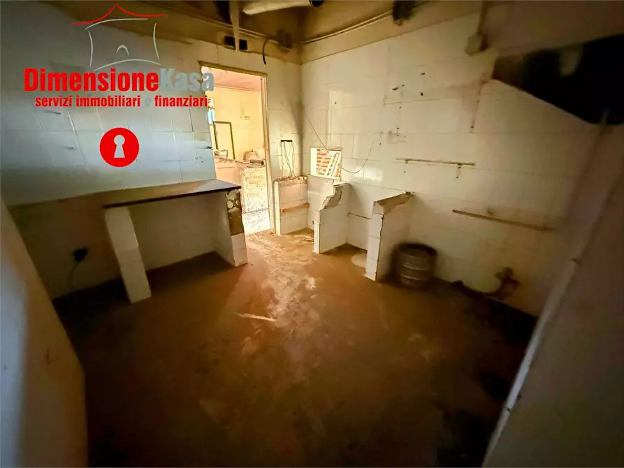 Immagine 4 di Negozio in affitto  in via vittorio veneto a Nola