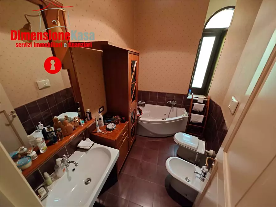 Immagine 12 di Stabile in vendita  in Piazza castel nuovo delle Lanze 5 a San Paolo Bel Sito