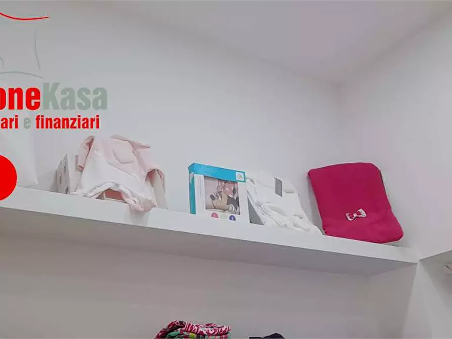 Immagine 8 di Negozio in vendita  in Via appia 245 a Santa Maria A Vico