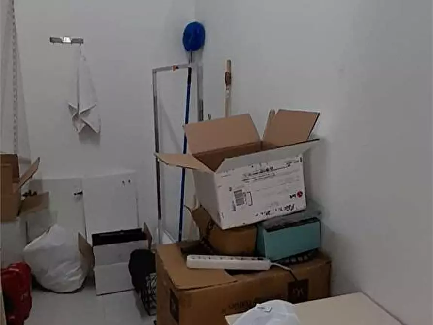 Immagine 14 di Negozio in vendita  in Via appia 245 a Santa Maria A Vico