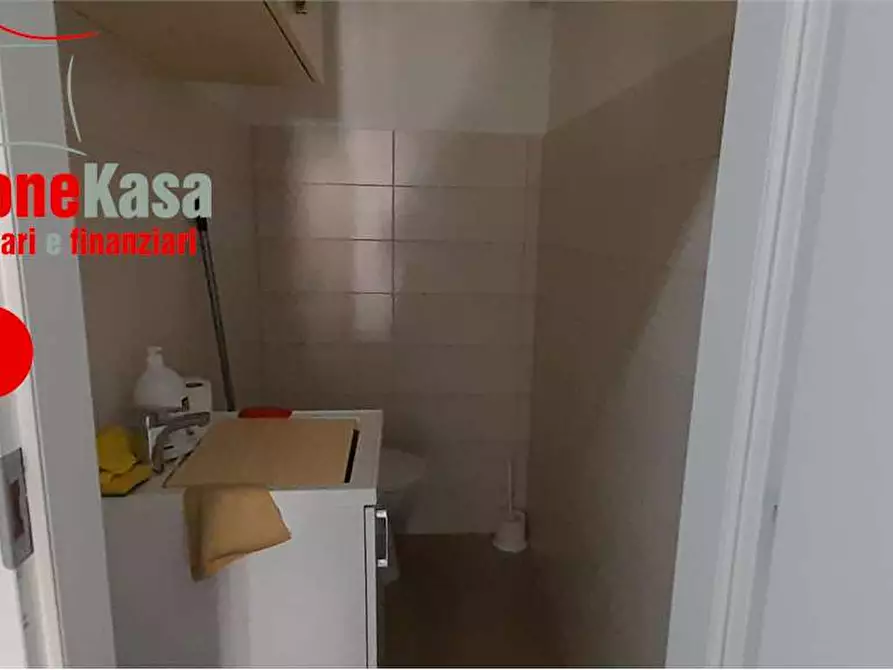 Immagine 16 di Negozio in vendita  in Via appia 245 a Santa Maria A Vico