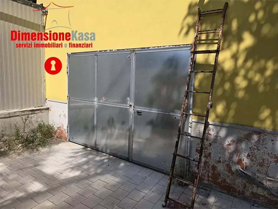 Immagine 11 di Magazzino in affitto  in Via Polvica a San Felice A Cancello