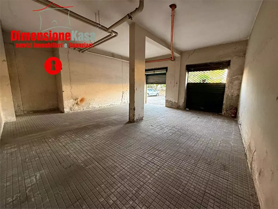 Immagine 2 di Magazzino in vendita  in viale Crispi a Cimitile