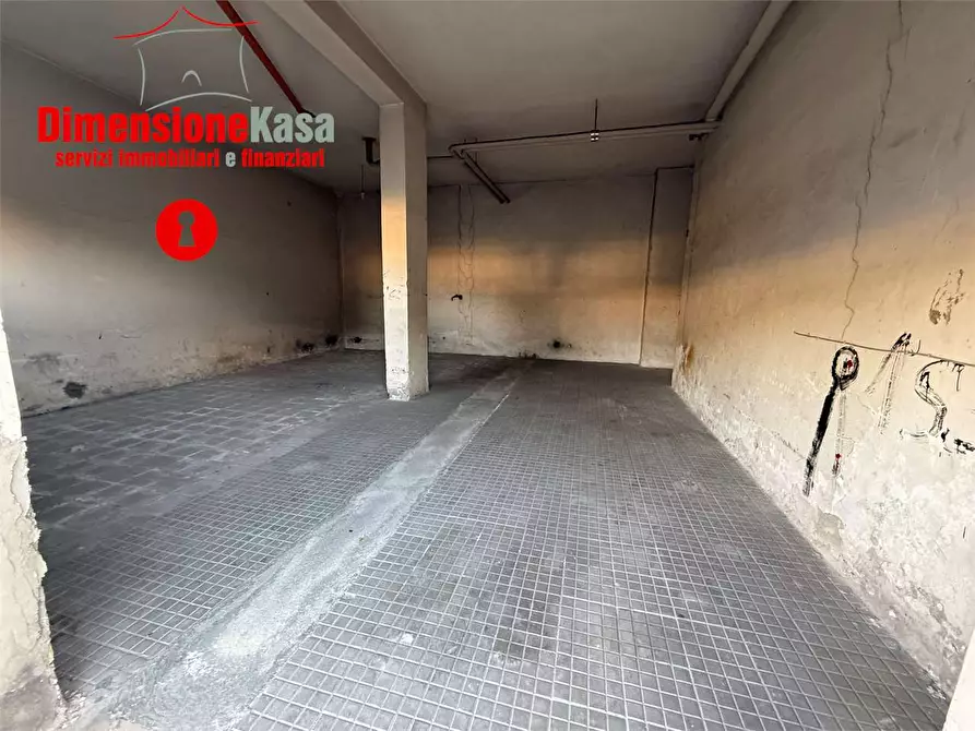 Immagine 10 di Magazzino in vendita  in viale Crispi a Cimitile