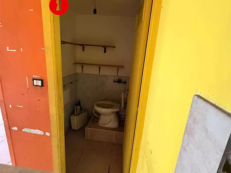 Immagine 3 di Negozio in vendita  in Via Saviano 253 a Nola