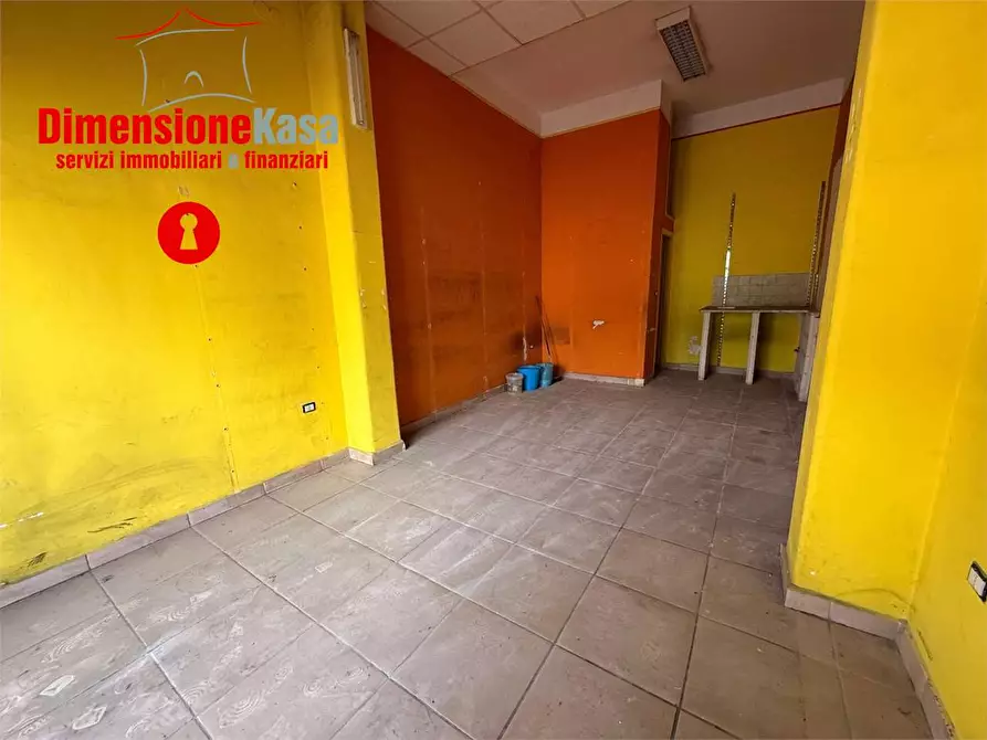 Immagine 4 di Negozio in vendita  in Via Saviano 253 a Nola