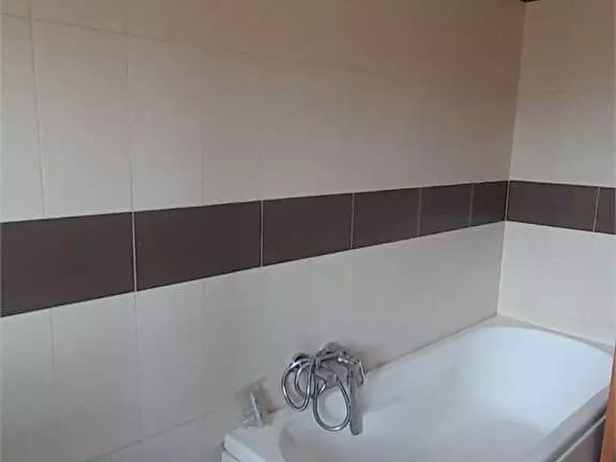 Immagine 27 di Trilocale in vendita  in via dei mille a Nola