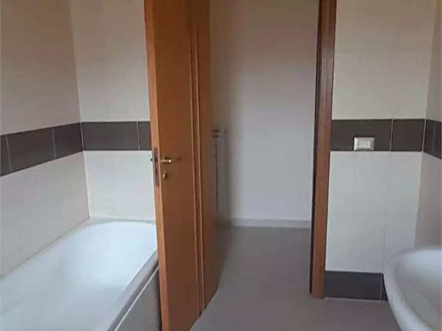 Immagine 26 di Trilocale in vendita  in via dei mille a Nola