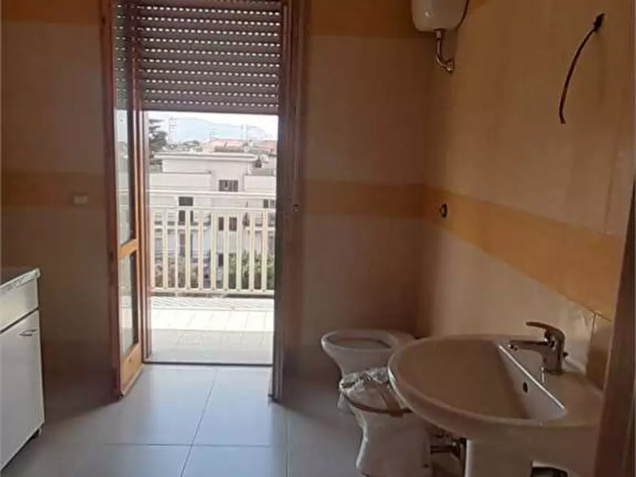 Immagine 29 di Trilocale in vendita  in via dei mille a Nola