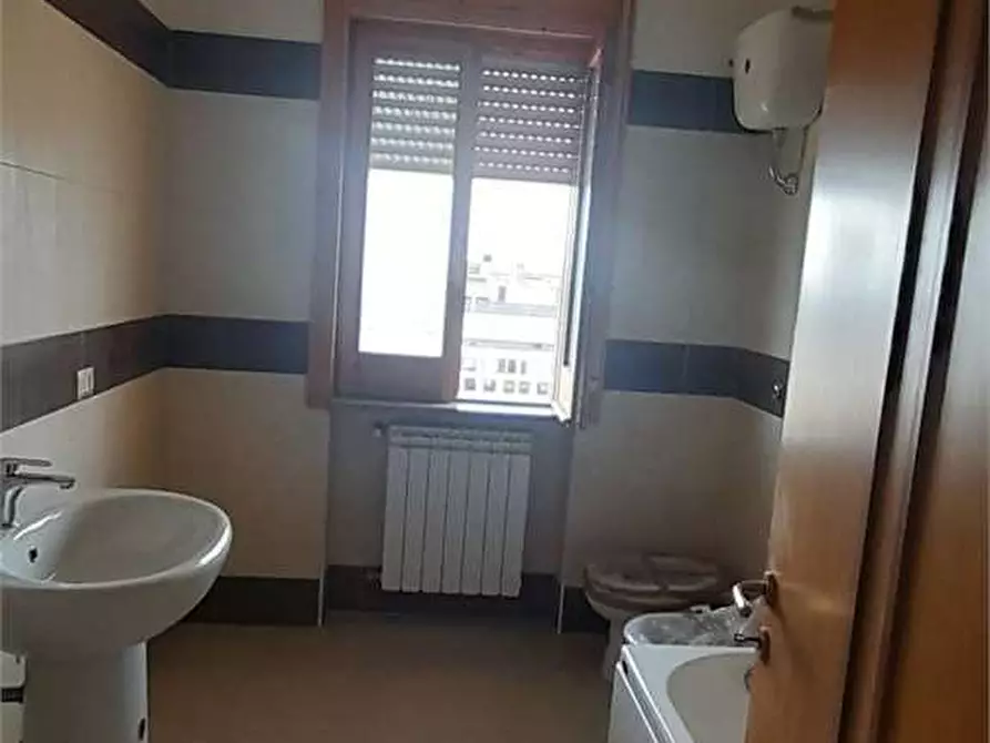 Immagine 30 di Trilocale in vendita  in via dei mille a Nola