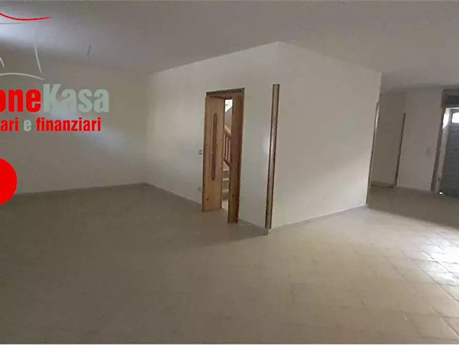 Immagine 5 di Villa in vendita  in Via Dei Mille a Nola