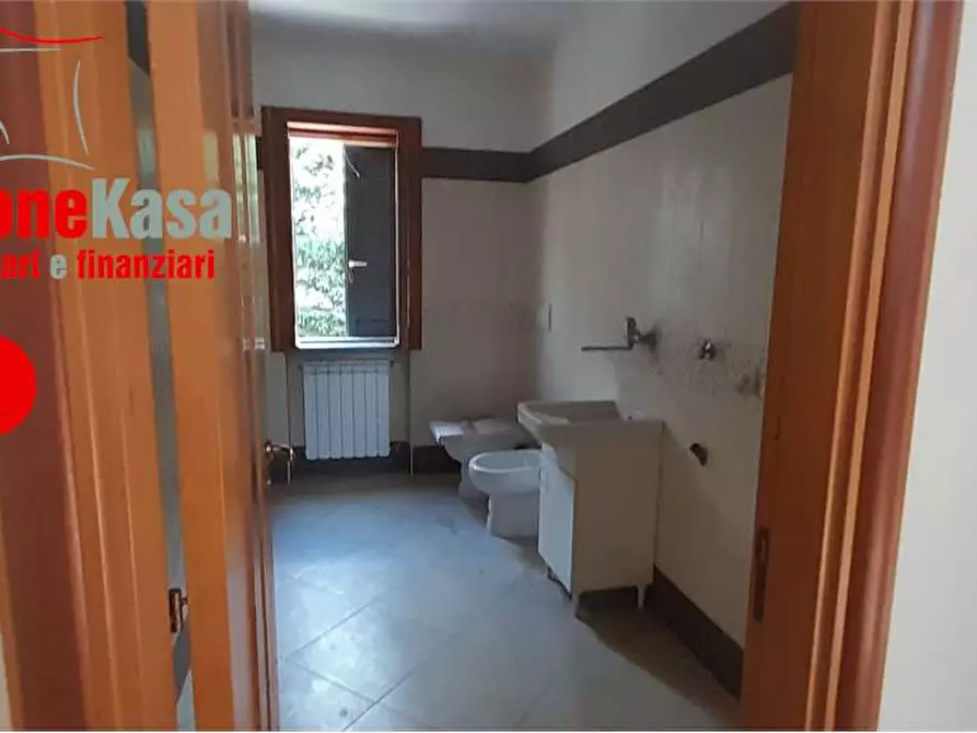 Immagine 42 di Villa in vendita  in Via Dei Mille a Nola