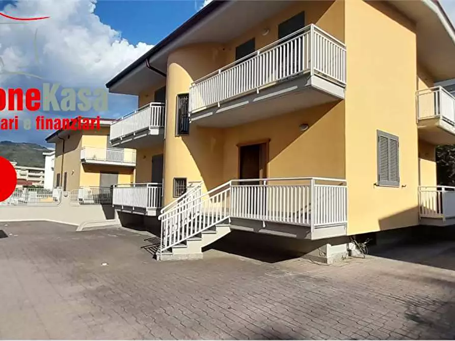 Immagine 1 di Villa in vendita  in Via Dei Mille a Nola