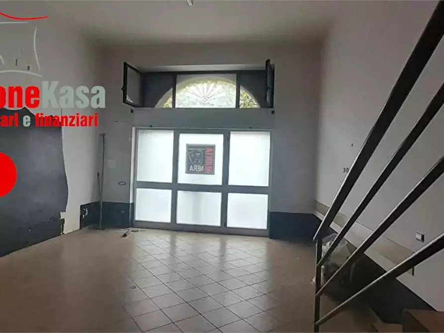 Immagine 1 di Negozio in affitto  in Via Francesco siciliano a Camposano