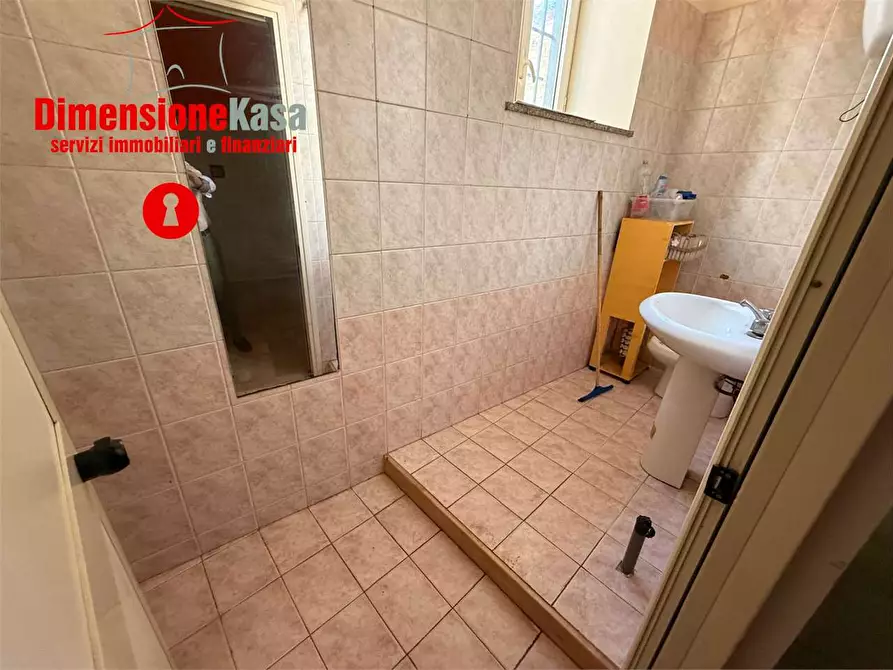 Immagine 9 di Negozio in affitto  in corso umberto I 37 a Cimitile