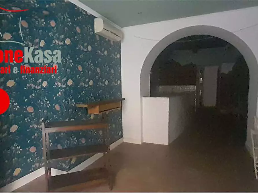 Immagine 2 di Negozio in affitto  in Corso Tommaso Vitale a Nola