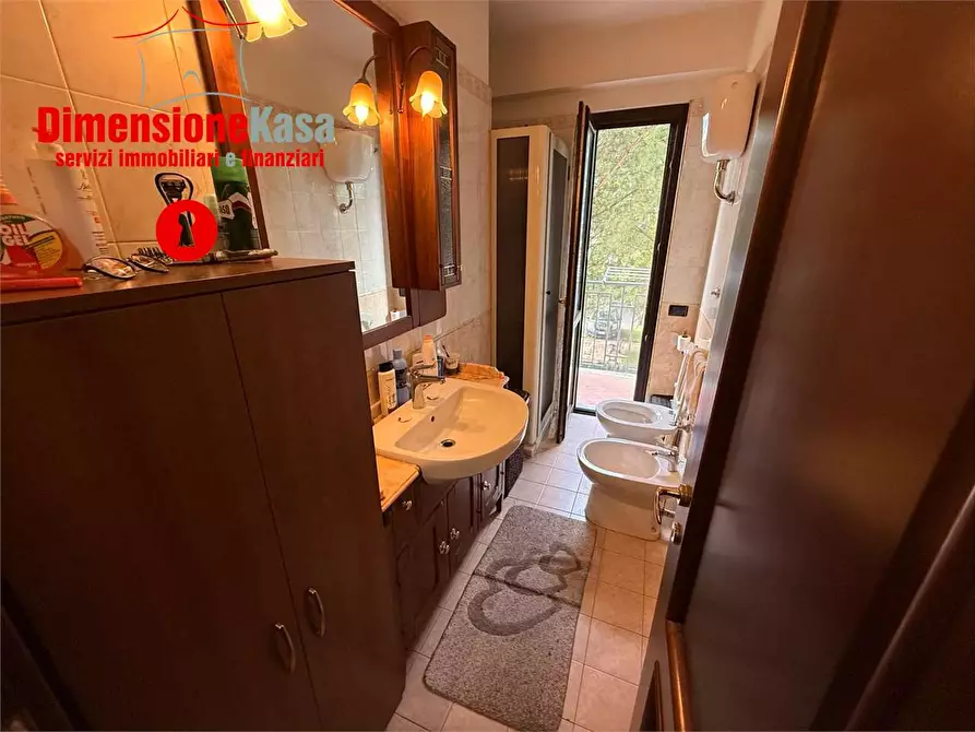 Immagine 10 di Trilocale in vendita  in via togliatti a Cimitile