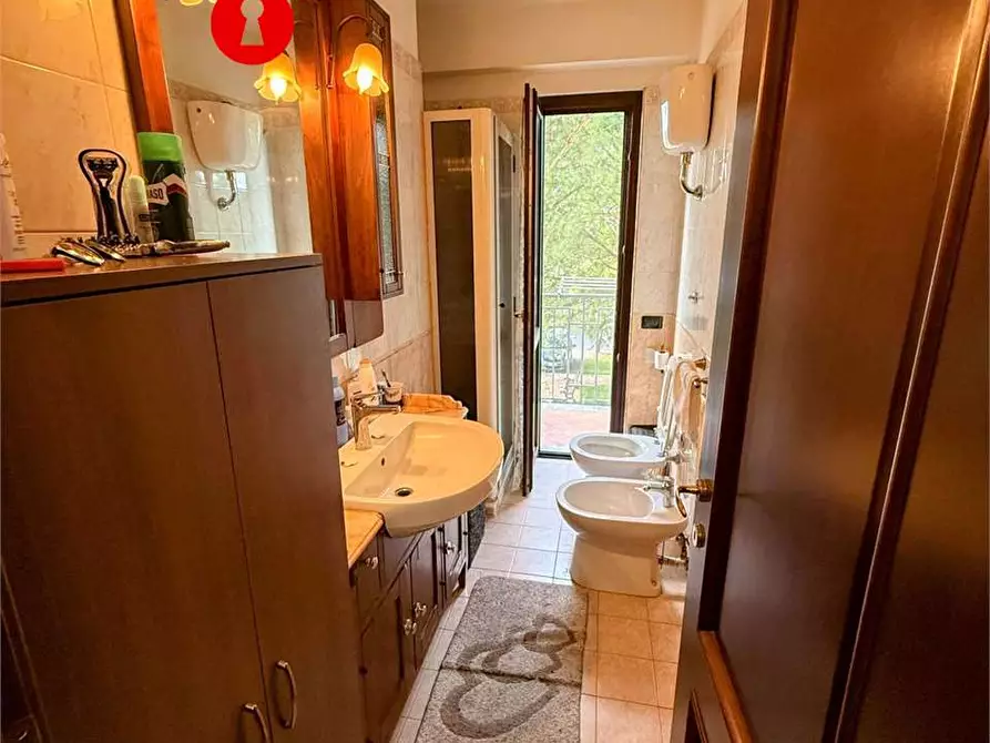 Immagine 11 di Trilocale in vendita  in via togliatti a Cimitile