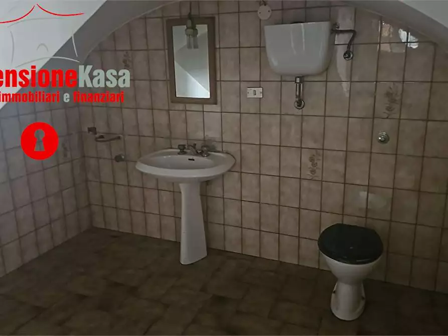 Immagine 5 di Negozio in affitto  in Via ferrovia a Cicciano