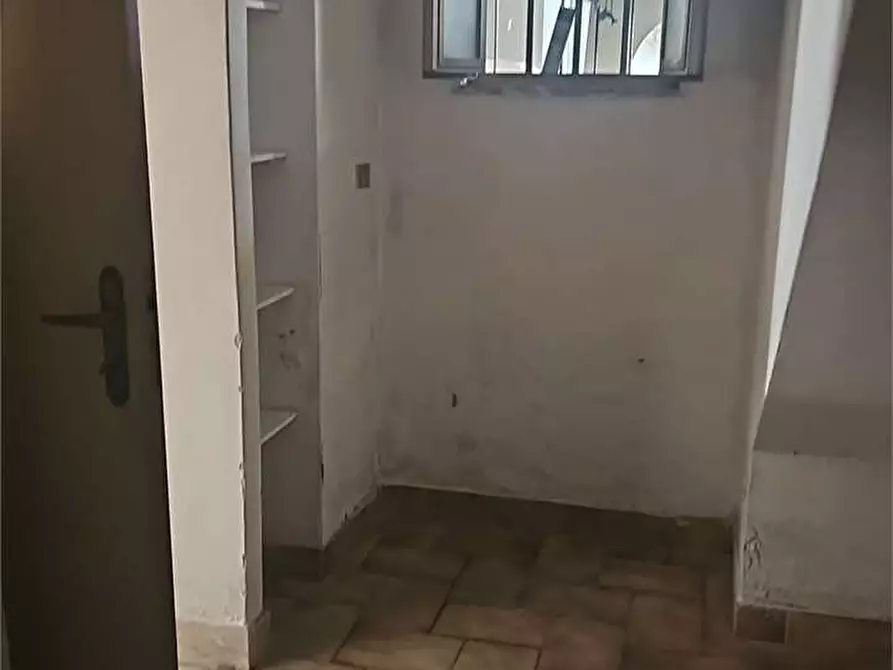 Immagine 4 di Negozio in affitto  in Via ferrovia a Cicciano