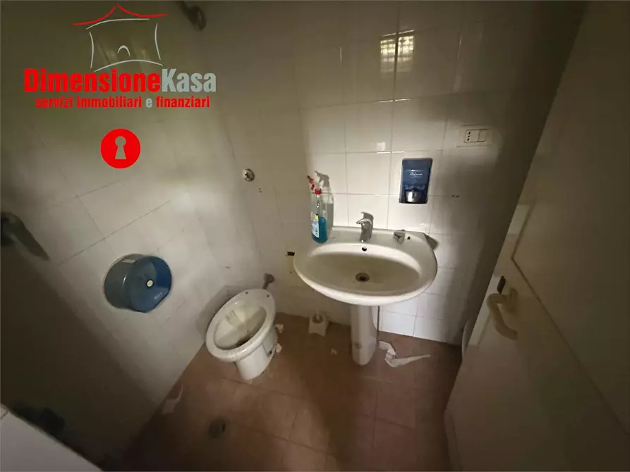 Immagine 13 di Negozio in vendita  in ss7bis 196 a Casamarciano