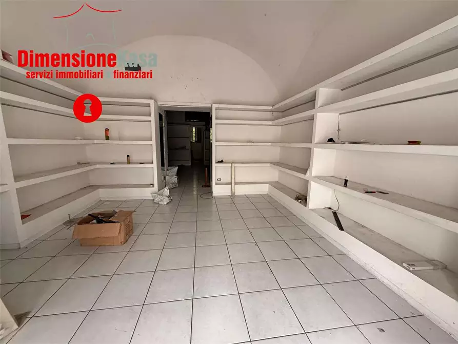 Immagine 8 di Negozio in vendita  in ss7bis 196 a Casamarciano