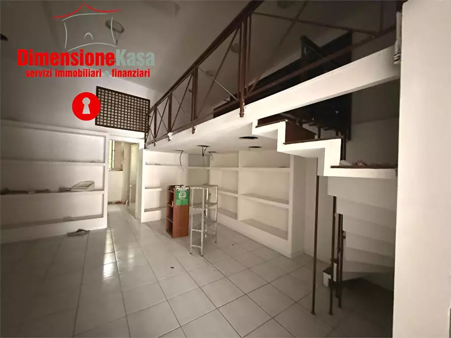 Immagine 5 di Negozio in vendita  in ss7bis 196 a Casamarciano