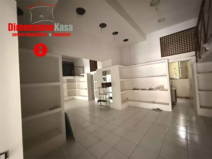 Immagine 4 di Negozio in vendita  in ss7bis 196 a Casamarciano