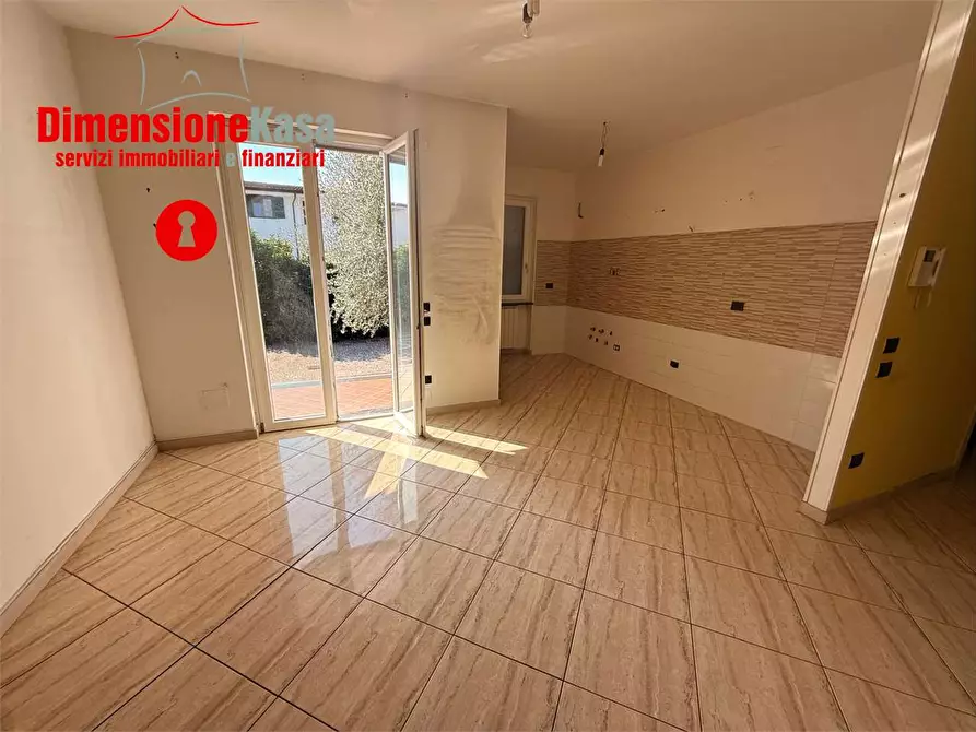 Immagine 13 di Villetta a schiera in affitto  in via vittorio veneto a Nola