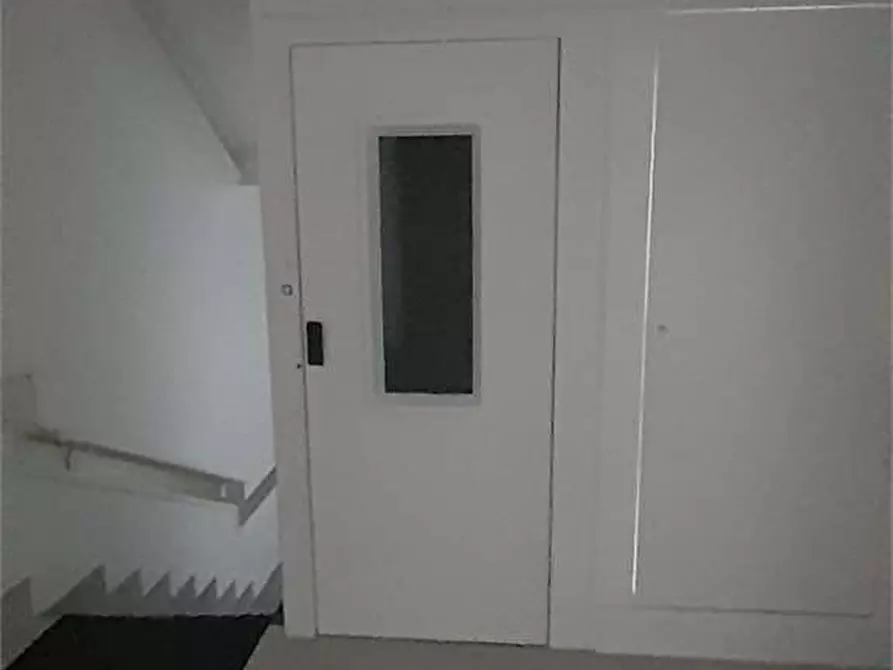 Immagine 19 di Negozio in affitto  in Via Variante 7 Bis a Nola