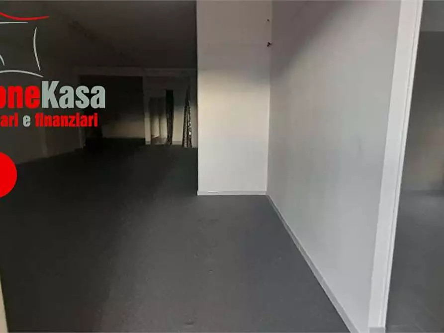 Immagine 12 di Negozio in affitto  in Via Variante 7 Bis a Nola