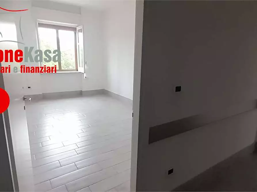 Immagine 4 di Negozio in affitto  in Via Variante 7 Bis a Nola