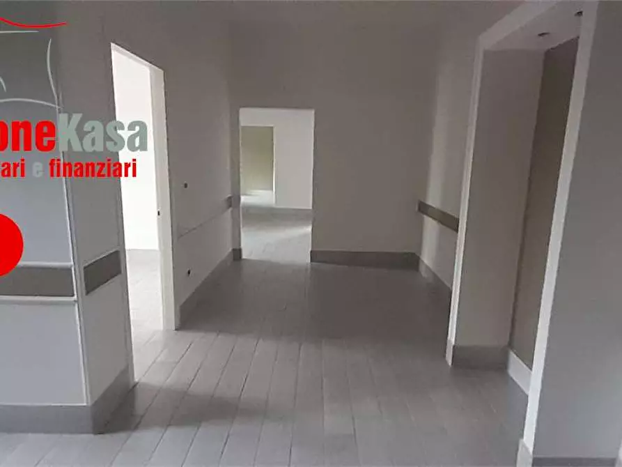 Immagine 3 di Negozio in affitto  in Via Variante 7 Bis a Nola