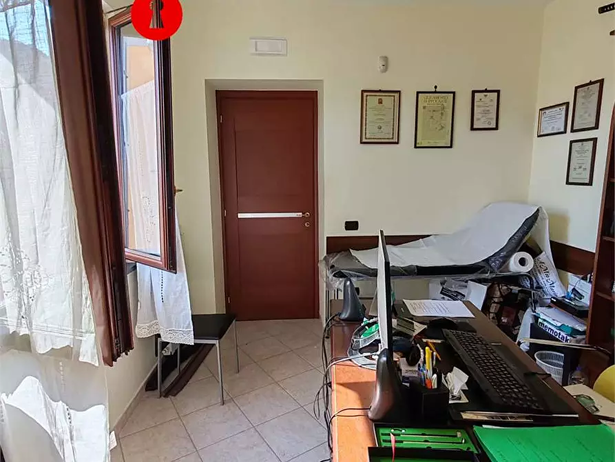 Immagine 28 di Casa indipendente in vendita  in via santa maria a parete a Liveri