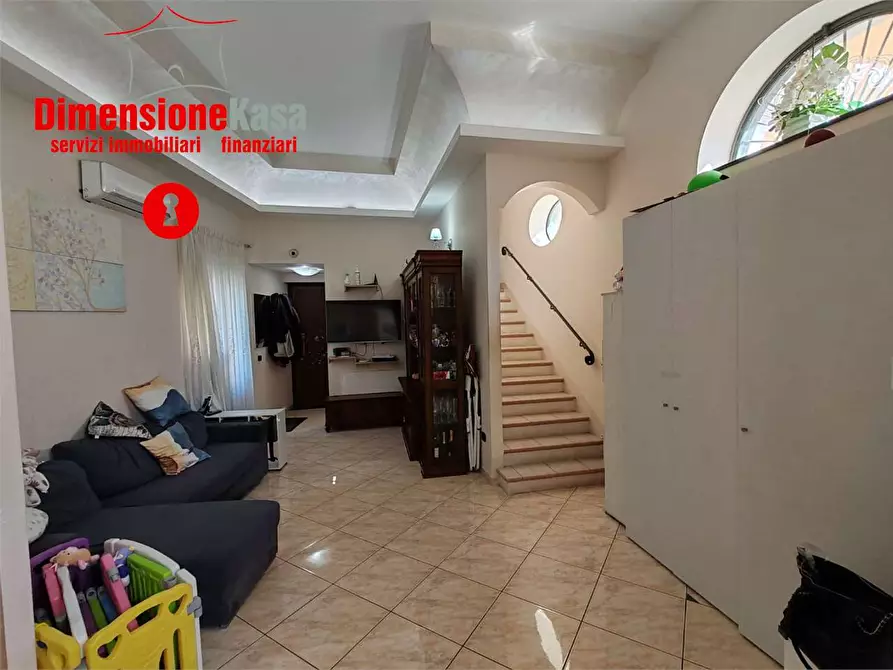 Immagine 10 di Casa indipendente in vendita  in via santa maria a parete a Liveri