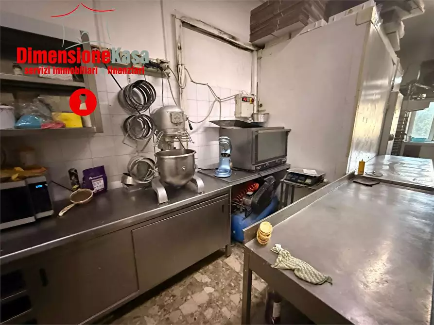 Immagine 11 di Negozio in vendita  in via circumvallazione 254 a Nola