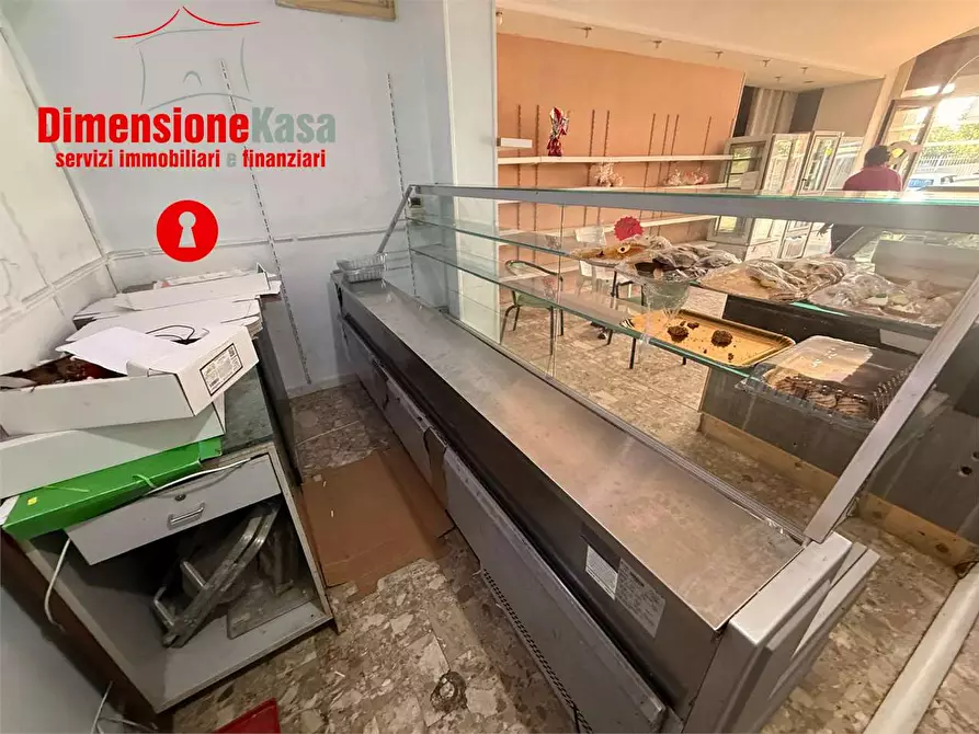 Immagine 5 di Negozio in vendita  in via circumvallazione 254 a Nola