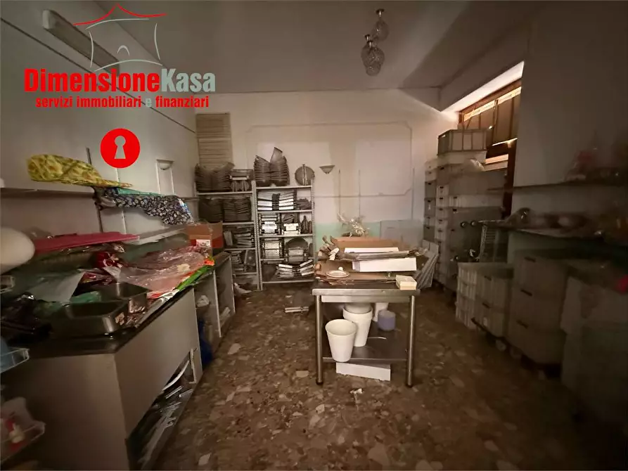 Immagine 17 di Negozio in vendita  in via circumvallazione 254 a Nola