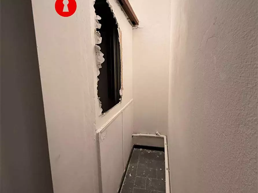 Immagine 9 di Negozio in affitto  in via San Paolo bel Sito a Nola