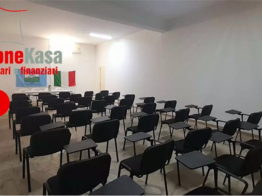 Immagine 2 di Ufficio in affitto  in Via Napoli a San Felice A Cancello