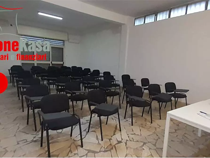 Immagine 3 di Ufficio in affitto  in Via Napoli a San Felice A Cancello