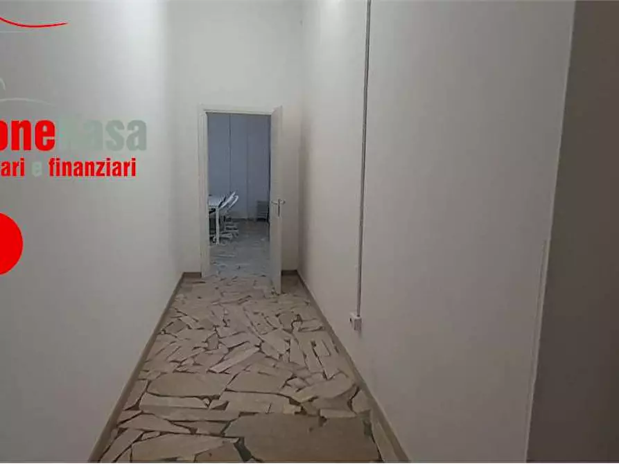 Immagine 12 di Ufficio in affitto  in Via Napoli a San Felice A Cancello